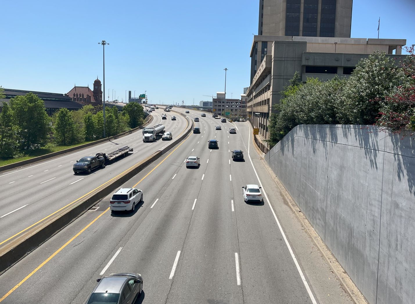 I-95 southbound traffic at Broad Street